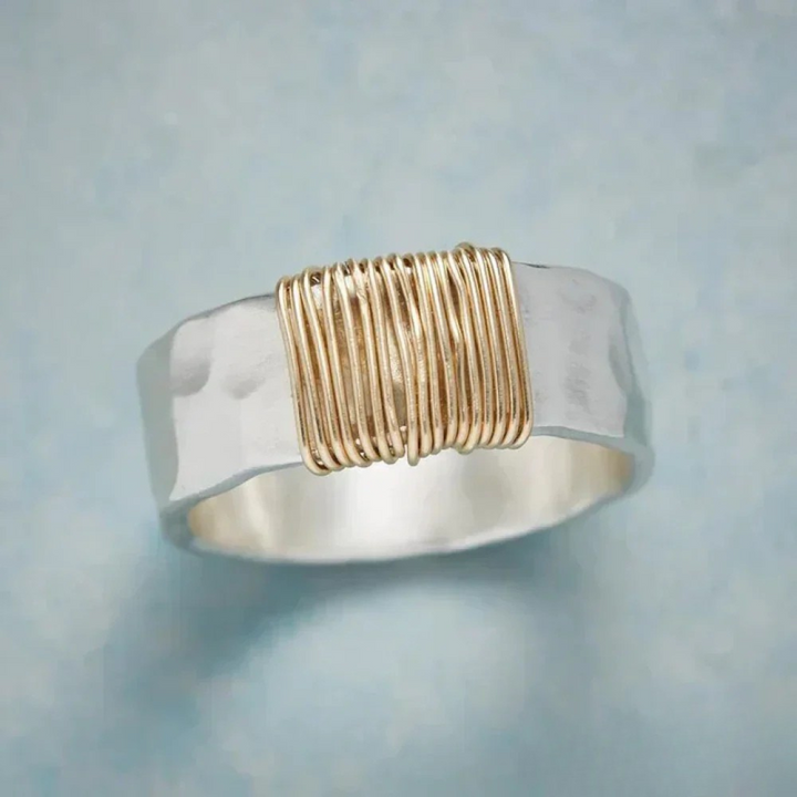 Lunari™ | Gold Thread Ring for Women